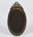 Belo e Antigo porta retrato, oval, francês em bronze dourado Marcas de uso. No estado. - med. 17,0 cm x 9,5 cm