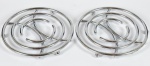 Dois descansos para pratos quentes em metal prateado, formato redondo Marcas de uso. No estado. - med. 20,0 cm de diâmetro