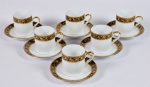 Lindo Conjunto de seis xícaras com pires para café em porcelana chinesa com decoração na cor azul cobalto com flores em ouro - med. 6,0 cm x 5,0 cm de diâmetro