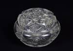 Linda caixa em cristal francês com fina lapidação de e geométricas - med. 8,0 cm x 14,5 cm