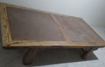 Grande mesa asiática antiga  em madeira e palha natural 2.20 m x 1.00 m x 40 cm alt. (ATENÇÃO: RETIRADA APENAS EM NITERÓI, RUA JOSÉ DANTAS FREIRE 248 - NITERÓI)
