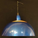 Linda luminaria de metal, anos 60, medindo: 40 cm diametro.