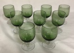 Lote contendo 9  taças de cristal verde monograma MV(no estado)