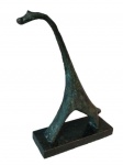 SONIA EBLING - Linda escultura em bronze patinado, GIRAFA, medindo: 34 cm alt.