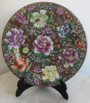 Hand Painted Decoratiun - China - Belíssimo prato medalhão, de porcelana oriental, ricamente decorado. Med. 20cm de diâmetro.