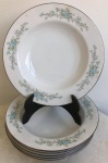 CHREE CROBOU - Belíssimo conjunto de 06 pratos para sopa, de fina porcelana chinesa, decorada com motivos florais. Selo da manufatura na base.