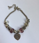 Belíssima pulseira Estilo Pandora Vivara Berloques. Med. 7cm fechado. (Possui extensor)