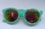Lindo óculos feminino para sol na cor verde piscina, lentes espelhadas.