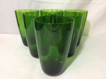 Magnífico jogo com seis copos para água em cristal Francês na cor verde. Med. 12,5cm