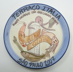 Prato de Parede Pintado à Mão, Comemorativo dos 40 Anos - Terraço Itália - Sp 2007 - Restaurante da Boa Lembrança, em Terracota ( Diâmetro : 25,00 Cm ) - Ref. Sile.604