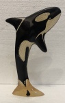 ABRAHAM PALATNIK - arte cinética, escultura em resina de poliéster representando orca, medindo: 26 cm alt.