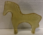 ABRAHAM PALATNIK - arte cinética, escultura em resina de poliéster representando zebra, medindo: 16 cm alt.