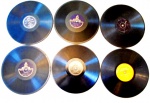 DISCOS - Seis antigos Discos de 78 Rpm contendo as seguintes Músicas entre outras : JURA, Dorinha Meu Amor,  Morena Boca de Ouro ... diversos cantores e compositores  tais como : Francisco Alves , Mario Reis , ARY Barroso , PIXINGUINHA , Orlando SILVA etc.. Gavadoras ODEON , RCA Victor e ZONOPHONE