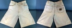 RENATO RUSSO-ACERVO PESSOAL-Bermuda jeans clara marca PAPAGALLO, modelo bag, que fez parte de peças de seu vestuário diário, apresentando discretas marcas de uso pelo artista. OBS- ACOMPANHA DECLARAÇÃO DE AQUISIÇÃO CERTIFICADA  EM PAPEL TIMBRADO,ASSINADA E COM FOTO DA PEÇA ADQUIRIDA DE ACERVO PESSOAL DO RENATO RUSSO, VIDE FOTOS EM ANEXO.