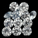 ZIRCONIAS ( CAMBOJA ) - Lote composto por 13 unidades de excelente qualidade e clareza . Clássica lapidação diamante totalizando 5.81 cts , origem Camboja . medem 4.3 x 2.6 - 4.3 x 3.0 mm . excelente investimento para montar joias de qualidade . perfeito estado de conservação .