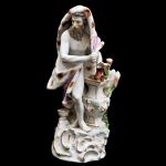 Grupo escultórico em porcelana Velho Viena com rica representação do Deus do Fogo, século XIX. Alt: 23,0 cm