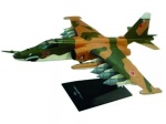 Colecionismo. Acervo de colecionador deixando o país, Miniatura de Avião de Combate a Jato em metal - Jato Sukhoi Su-25 K (urss) , medindo 23 cm. escala 1:72.