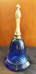 Antigo perfumeiro com vidro colorido e prata 90, adquirido na frança na década de 50. medindo aproximadamente 17 cm.