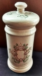 Belissimo pote de porcelana com desenhos pintados a mão, década de 50, pote de farmácia. medindo aproximadamente 30 cm.