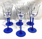 Maravilhosa 6 taças para vinho de cristal azul medindo: 18 cm alt.