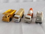 Brinquedo - lote composto de 4 miniaturas de caminhão, metal, plástico, ferro, de modelos diversos, com desgastes; maior aprox. 3 x 3 x 7,5cm