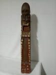 Carranca antiga, esculpida em madeira, apresenta desgastes; aprox. 80 x 11 x 11cm 