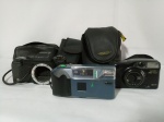 Lote composto de 3 câmeras fotográficas, Pentax, Yashica, modelos diferentes, não efetuados testes para verificar funcionamento, segue com cases não originais, apresenta desgastes; aprox. 9 x 15,5cm