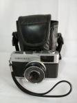 Câmera fotográfica OLYMPUS TRIP 35, made Japan, não está travada, porem não testado c/ filme, segue em case não original; aprox. 7,5 x 11,5 x 6cm
