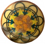 Mandala de vidro com motivos florais. Utilizada em chão de disco clube. 160 cm de diâmetro