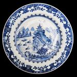 Prato em porcelana chinesa Cia das Índias azul e branco, dinastia Qing, período Qianlong. Diam: 23,0 cm