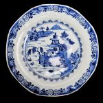 Prato em porcelana chinesa Cia das Índias azul e branco, dinastia Qing, período Qianlong. Diam: 23,0 cm