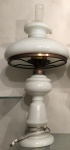 Luminária de mesa em bronze, base e cúpula em vidro opalinado, lume para lampião, Altura: 65 cm x 32 cm.