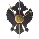 Enfeite de Parede - Mini Brasão em Madeira Entalhada na Figura de Águias com Medalhão em Latão "TOLEDO" Espanha. Acompanha 2 (Duas) Mini Espadas com Inscrições nas Hastes. Medida: 30 x 22 cm. (Largura).