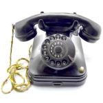 Raro Telefone "PUPIN" em Baquelite Preto, Modelo Chifrudinho devido ao formato da plataforma de apoio do monofone. Possui Botão de transferência de linha. Anos 50.