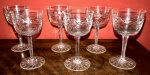 FRANCE - Belíssimo conjunto de 06 taças de mesa, para licor, em finíssimo cristal francês, lavrado a mão, do início do séc. XX.  Med. 11cm de altura.