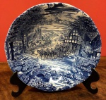 ENOCH WEDGWOOD - ENGLAND - Belíssima bowl, de porcelana inglesa, no estilo azul e branco, decorado com cena de cotidiano de vilarejo.
