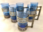 Belo e antigo conjunto de copos altos, usados na época para beber vinho. De vidro no tom azul,  com estrutura de prata 90, simulado canecas.
