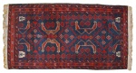 Tapete Persa em lã tecida manualmente. Medindo 1.51 x 0.78 = 1,177 m². Pertencente ao espólio de Sérgio Luiz Viotti e Dorival Carper.