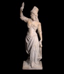Escultura esculpida em monobloco de mármore de Carrara,  representada por figura alusiva a liberdade. Século XIX. 68 x 73 cm. Apresenta restauros.