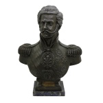 Busto de D. Pedro II fardado de Almirante, concebida em bronze fundido e patinado, repousando sobre base em mármore francês. Autoria não identificada.  Século XIX. 45 x 35 x 20 cm.