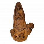 Nossa Senhora. Original concepção de Nossa Senhora esculpida em madeira. Brasil, Séc. XX. 50 x 30 cm.