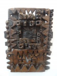 Hugo Rodriguez (1929). Sem título. Escultura em madeira queimada, raspada e encerada. Assinada, datada e localizada no verso. Rio, 1971. 76 x 60 cm.