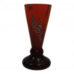 Vaso floreiro art deco em vidro com aplicação em pó de prata. 24,5 x 12 cm.