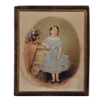 Casa Imperial Brasileira.  Princesa Isabel menina, rara fotogravura. Na coluna a marca "Art Photograf. Atelie. M Fr. Hantslaengh, Munchen". 27 x 22 cm.