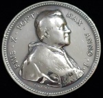 Família Imperial. Medalha de prata alusiva ao Papa Pio X. Anverso: "Pius X Max Anno I". Reverso: "Sacro Principat Feliciter Inito Prid Non Avg a MDCCCCIII".  43 mm.