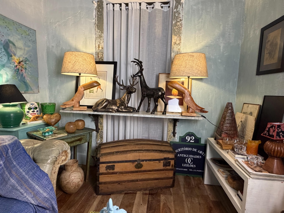 LEILÃO DE ARTE E ANTIGUIDADES