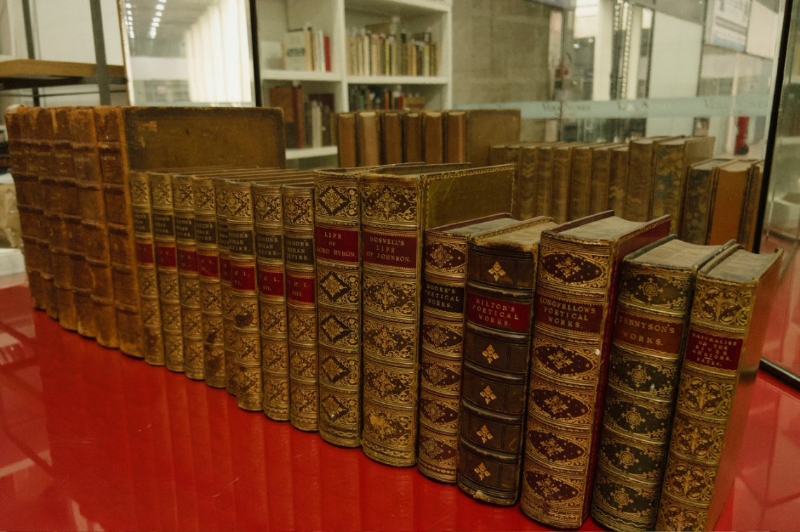 LEILÃO DE LIVROS RAROS, PRIMEIRAS EDIÇÕES DE LITERATURAS AUTOGRAFADAS, DOCUMENTOS, AUTÓGRAFOS E ARTE