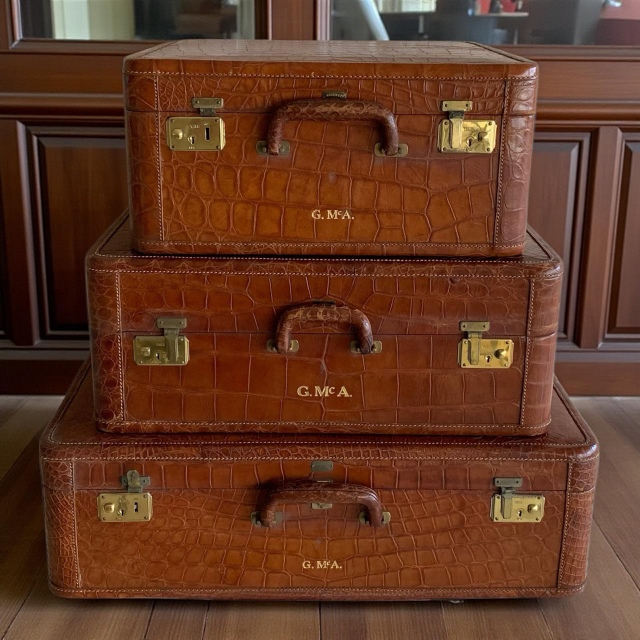 LEILÃO DE ARTE E ANTIGUIDADES